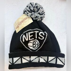 NWT Mitchell & Ness Brooklyn Nets cuffed knit Pom beanie